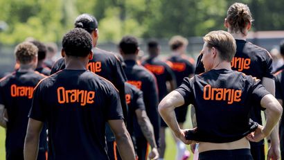 Timber with his teammates in the Netherlands' training session (©Roy Lazet/Soccrates/Getty Images/Gallo Images)