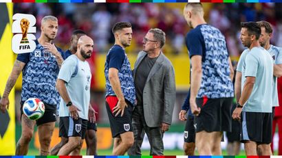 Rangnick with his Austrian players (©Christian Bruna/Getty Images)