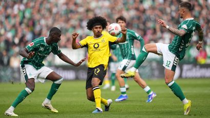 Adeyemi (in the middle) leaves Dortmund after four years (©Pau Barrena/Getty Images)