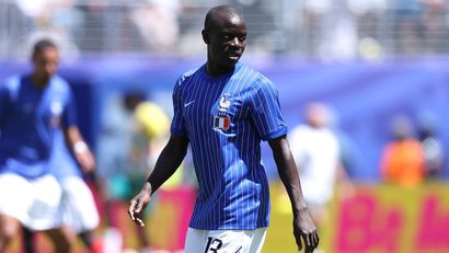 N'Golo Kante warming up before the 2026 World Cup match between France and Senegal (©Kevin C. Cox/Getty Images)