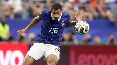 Lacroix in action for France at the World Cup (©Lars Baron/Getty Images)