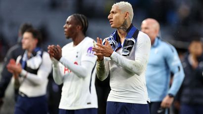 Richarlison and his teammates after today's match (©Fiona Goodall/Getty Images)
