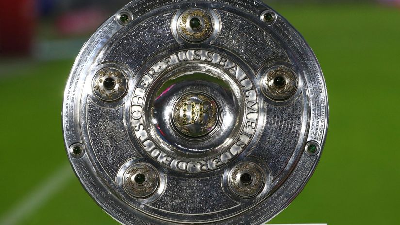 Salatschüssel - Bundesliga trophy (©Reuters)