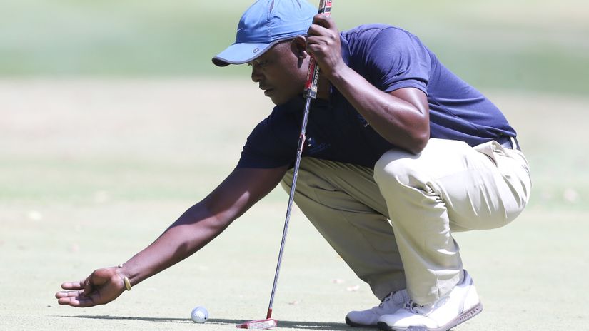 Simon Ngige lines his shot ©MozzartSport