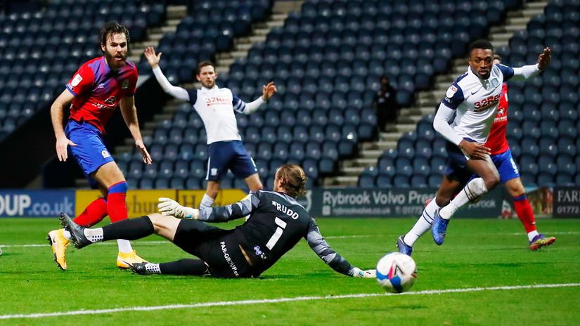 Ben Brereton (L) scores in the last Lancashire derby (©Reuters)