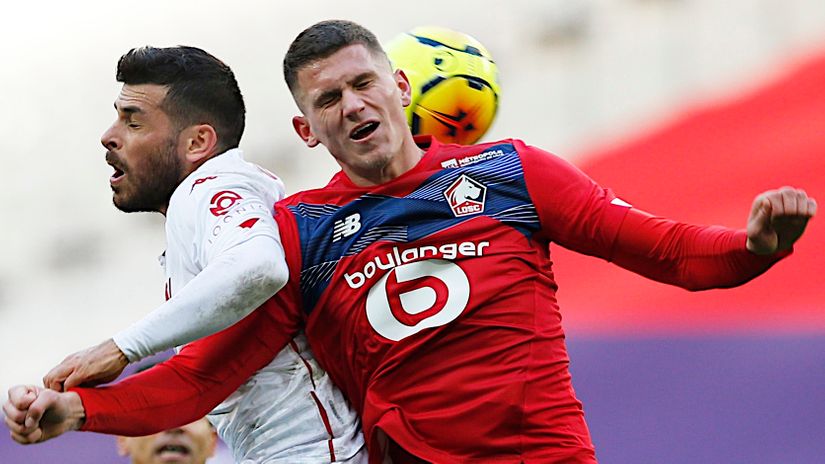 Sven Botman in action for LOSC Lille (©Reuters)