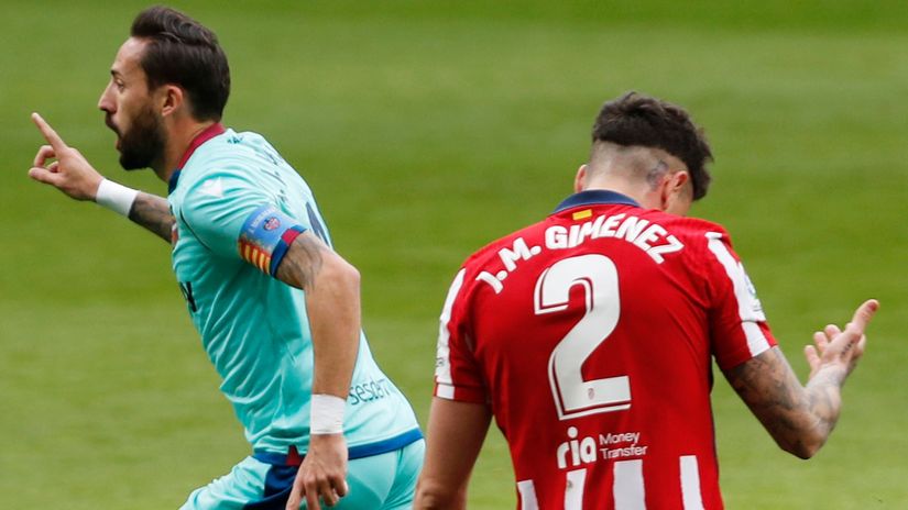 Levante's Morales celebrates (©Reuters)