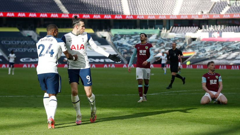 Bale celebrating his first goal against Burnley (©Reuters))