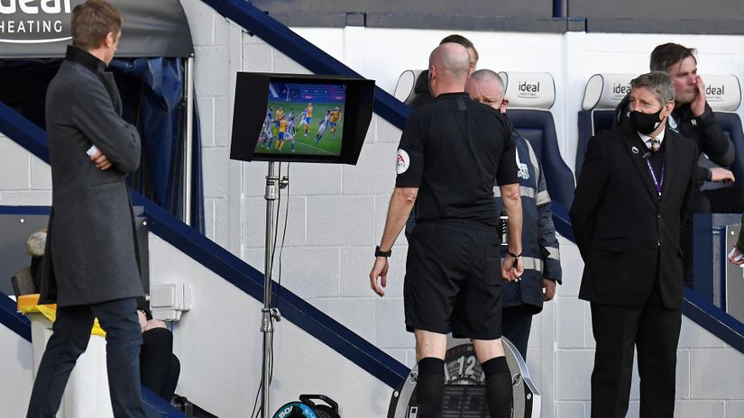VAR in the Premier League tie (©AFP)