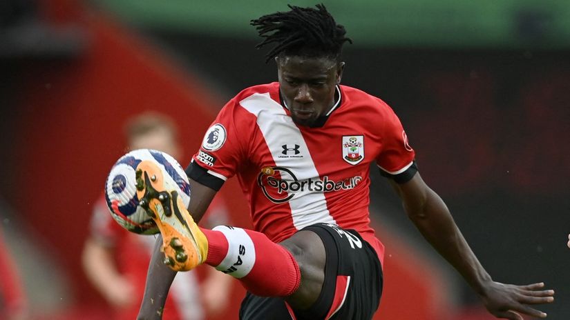 Southampton's Ghanaian defender Mohammed Salisu controls the ball during the English Premier League football match between Southampton and Chelsea at St Mary's Stadium in Southampton, southern England on February 20, 2021 / AFP