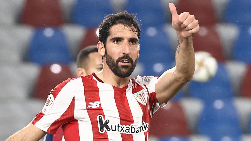 Red and white hero (©AFP)