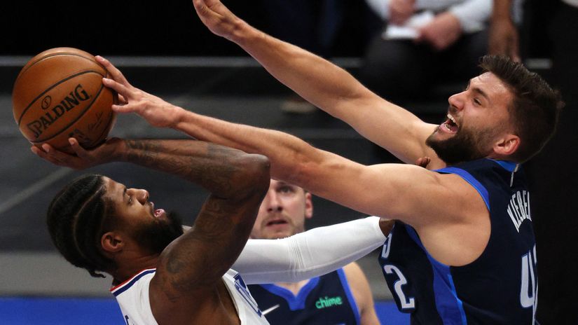 Paul George under pressure (©AFP)