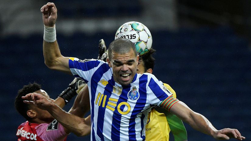 Pepe has been in excellent form for Porto this season (©AFP)