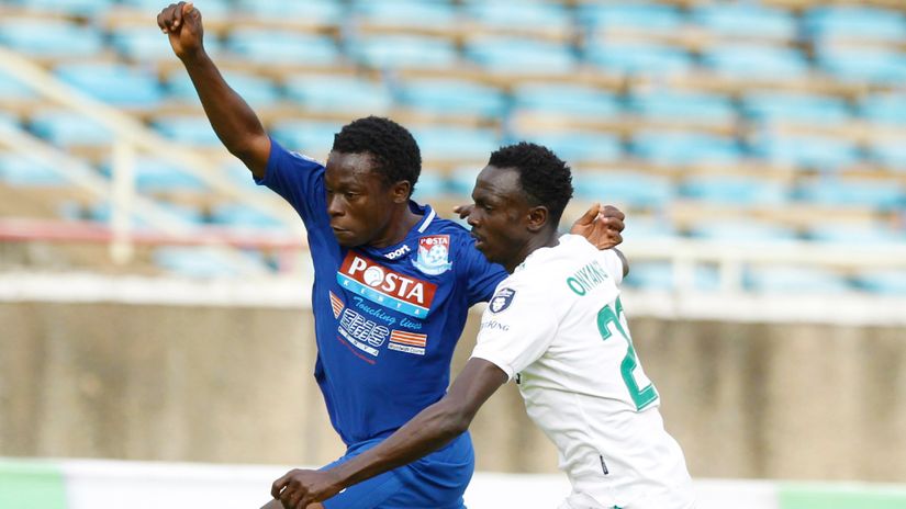 Steiner Musasia dribbles past Boniface Onyango©mozzartsport