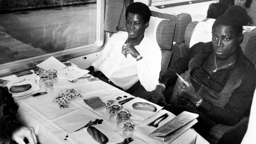 Marius Trésor (white shirt) and Jean-Pierre Adams (©AFP)