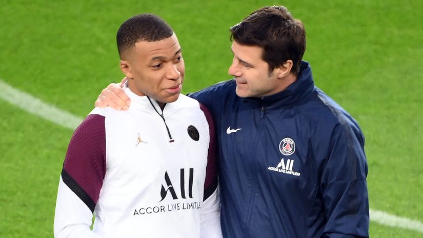 You're staying with me, right? Kylian? (©AFP)