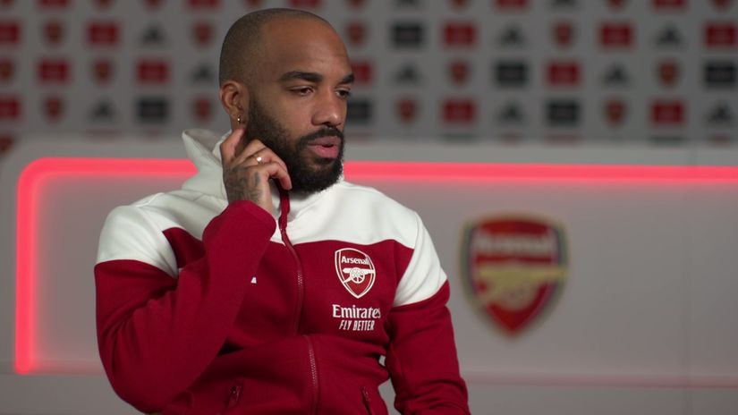 Alexandre Lacazette talks for our website (©Premier League)