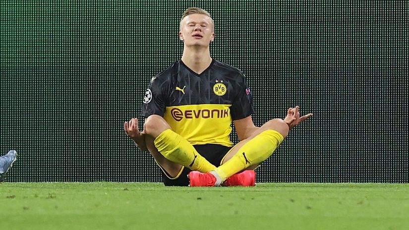 Calmly waiting for the transfer (©AFP)