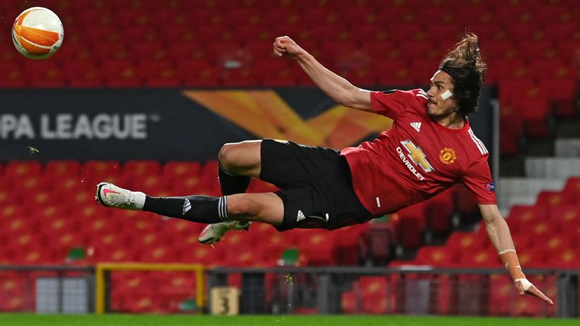 Edinson Cavani-inspired United trashed Roma in style (©AFP)