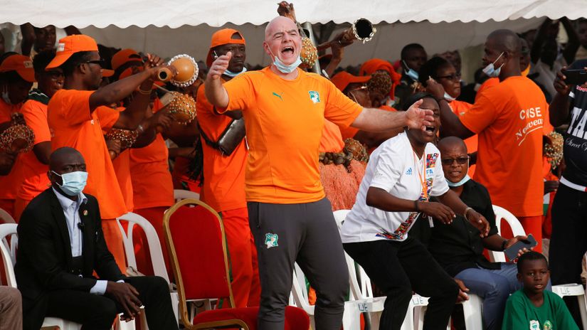 Infantino at the launch of the Pan-African interschool championship in Abidjan, Ivory Coast (©REUTERS/Luc Gnago)