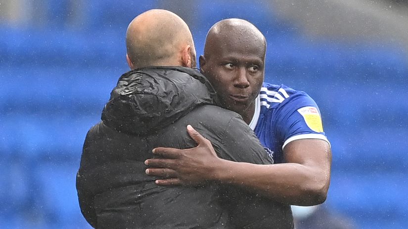 Comeback: Sol Bamba coming on for Cardiff (©AFP)