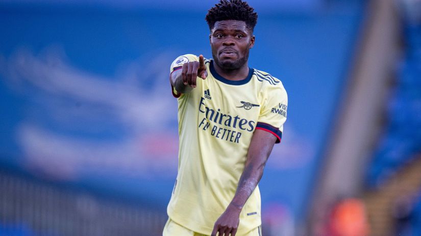 Thomas Partey in Arsenal's shirt (©Sebastian Frej/MB Media/Getty Images)