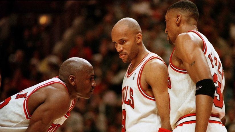 Jordan, Harper and Pippen in 1996 (©Jonathan Daniel-Getty Images)