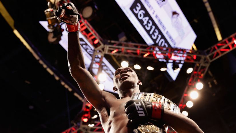 Israel Adesanya (©AFP)