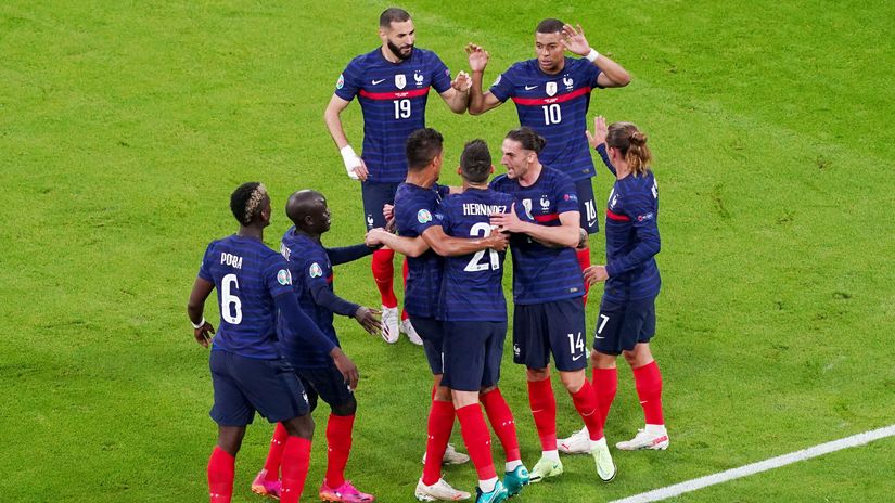 French squad celebrating their goal against Germany (©AFP)
