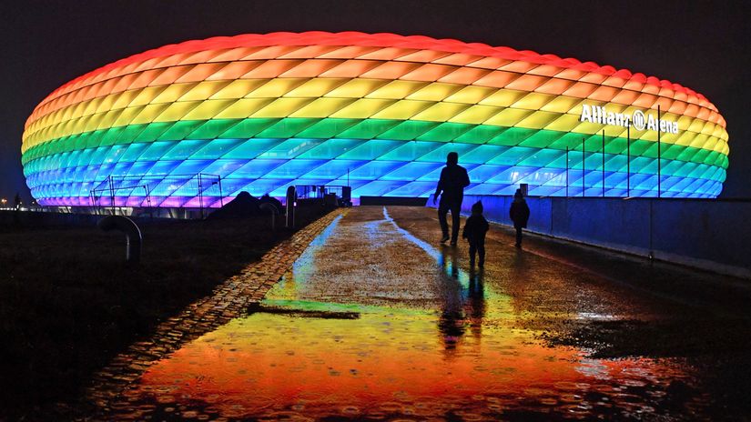 This is what the stadium in Munich looks like when lit up in rainbow colours (©AFP)