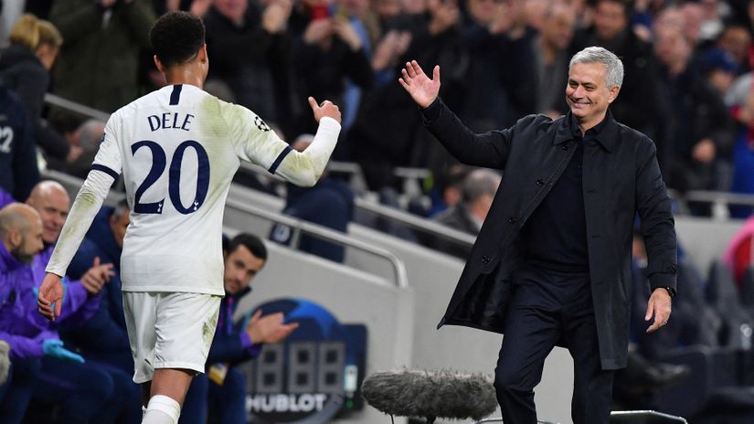Alli & Mourinho (©AFP)