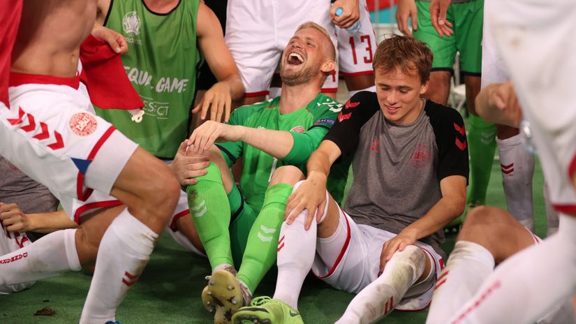 Schmeichel laughs after a victory against the Czechs (© Naomi Baker/Getty Images)
