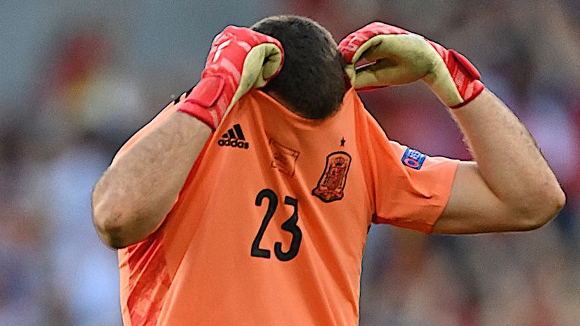 Unai Simon is responsible for the worst own goal of the tournament - even if he didn't score it (©AFP)