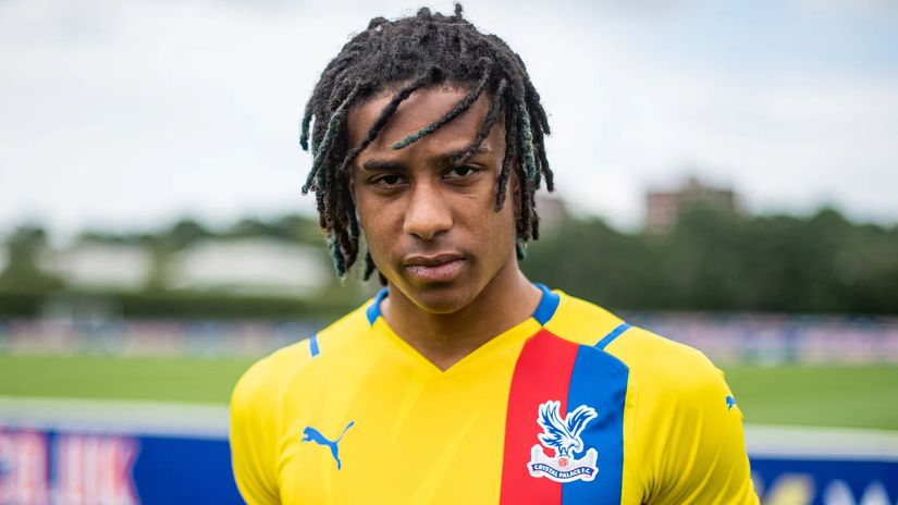 Michael Olise in his new colours (©CPFC)