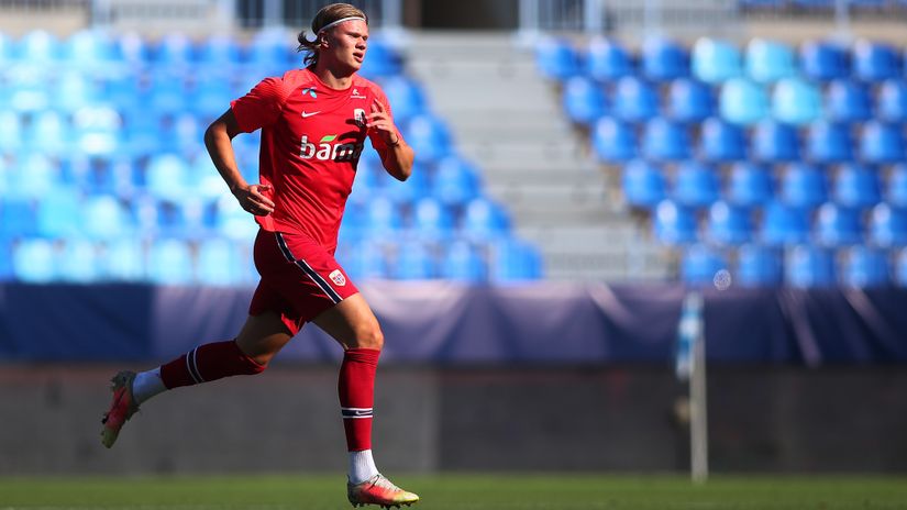 Chelsea preparing another club-record-breaking transfer - 210 million USD to Borussia Dortmund