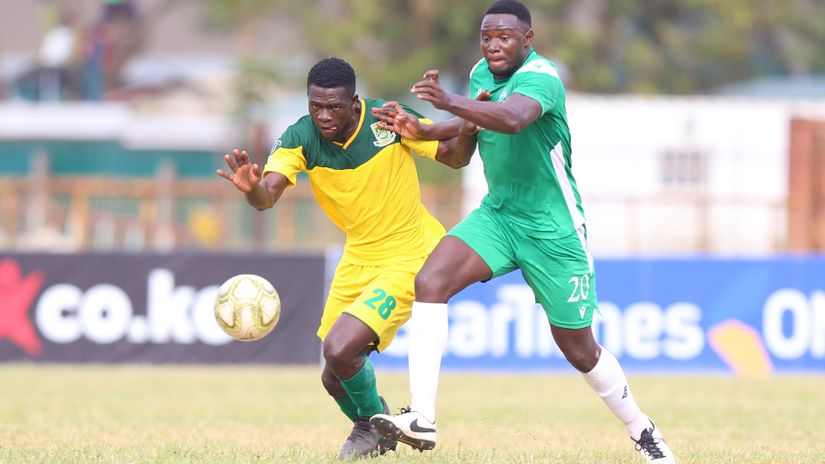 Ernest Wendo fights for the ball against Mathare United's Eugene Wethuli © Mozzart Sport