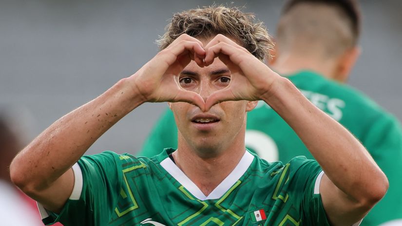 Mexico's Sebastian Cordova celebrates his goal against France (©AFP)