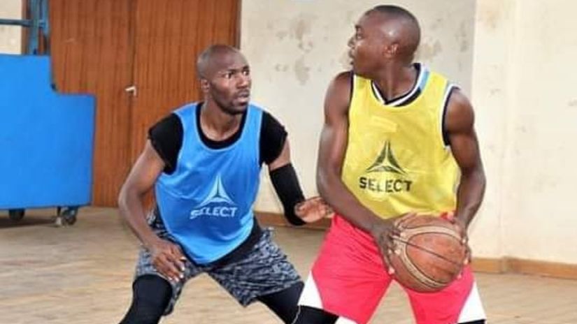 Elvis Akoyi (L) defends Eric Mutoroh during a training session at Moi Airbase © Courtesy