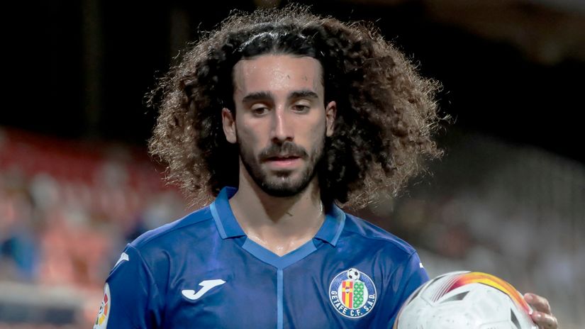 Curly hair on the south coast of England (©AFP)