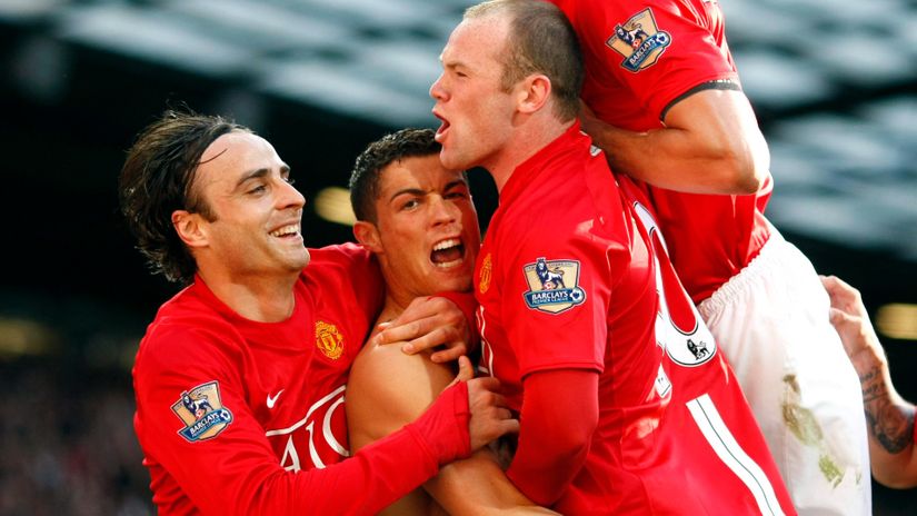 Roney, Ronaldo and Berbatov celebrate for United in 2009 (©Action Images / Keith Williams)