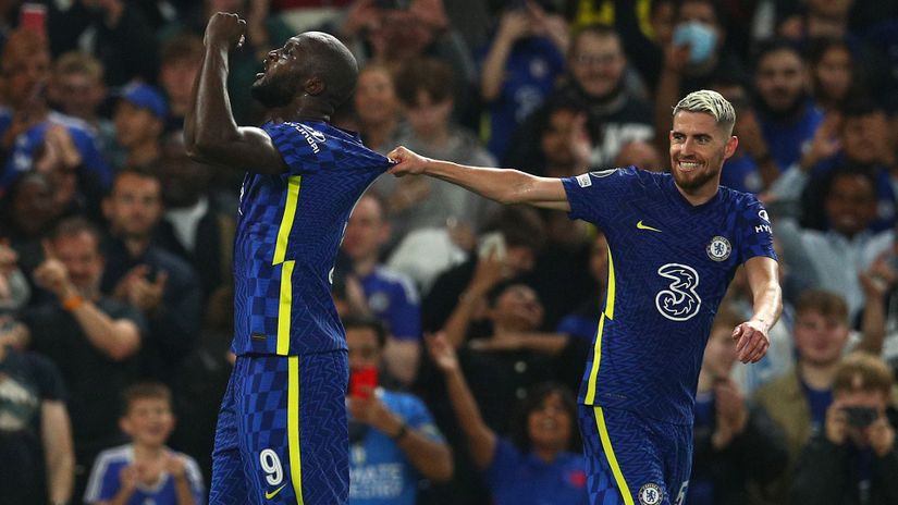 Lukaku and Jorginho celebrate (© Chris Lee - Chelsea FC/Getty Images)