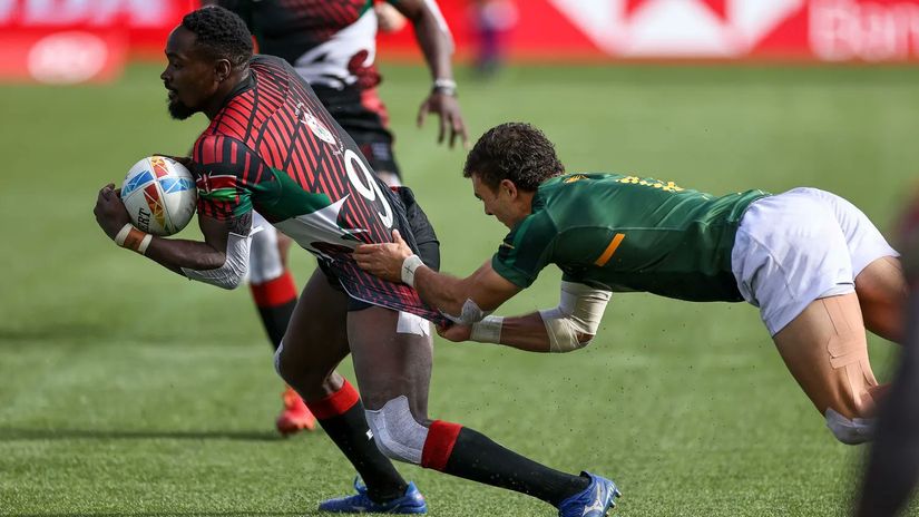 Nelson Oyoo takes a challenge from a South African player © Springboks