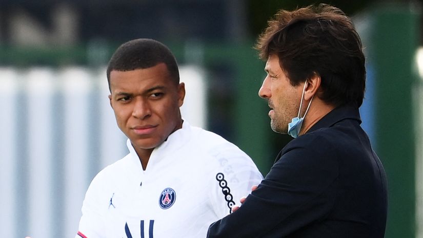 Kylian Mbappe and Leonardo Araujo (©AFP)