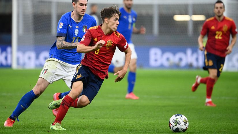 Gavi start for Spain (©AFP)