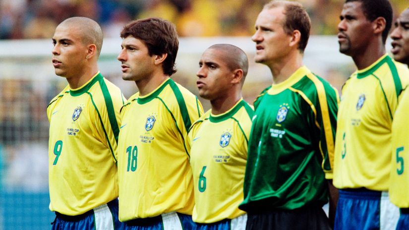 Ronaldo, Leonardo, Roberto Carlos, Aldair and Cesar Sampaio during the 1998 WC (©Simon Bruty/Anychance/Getty Images)
