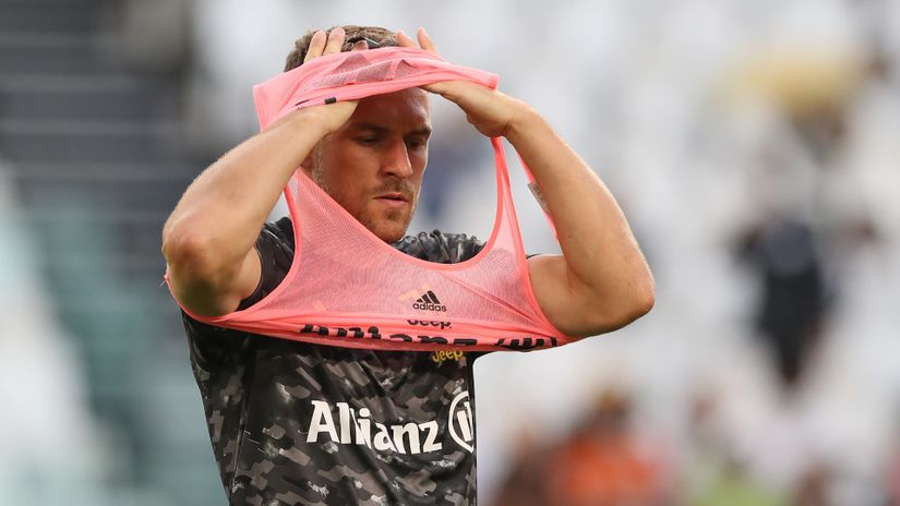 Aaron Ramsey during a warm up (©Jonathan Moscrop/Getty Images)