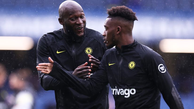 Lukaku talks with Hudson-Odoi (© Ryan Pierse/Getty Images)