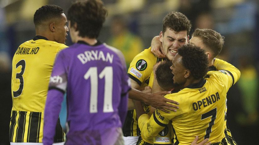 Vitesse players celebrate (©ANP Sport via Getty Images)