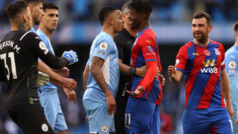 Zaha confronts Gabriel Jesus (©Naomi Baker/Getty Images)