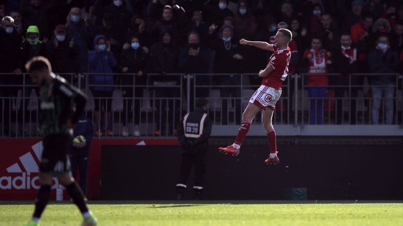 Jeremy Le Douaron celebrates in front of Brest fans (Gallo Images)